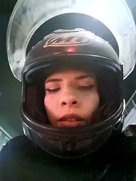 Snapshot of VioletStonee1 chatting on 27, 10, 2025 VioletStonee1 online show from 27, 10, 2025