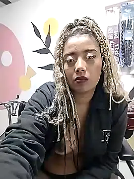 Snapshot of Ebony-Goddess19 chatting on 2, 10, 2025 Ebony-Goddess19 online show from 2, 10, 2025