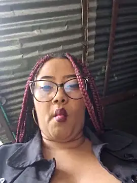 Snapshot of Ebony-Goddess19 chatting on 29, 10, 2025 Ebony-Goddess19 online show from 29, 10, 2025