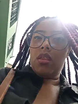 Snapshot of Ebony-Goddess19 chatting on 30, 10, 2025 Ebony-Goddess19 online show from 30, 10, 2025