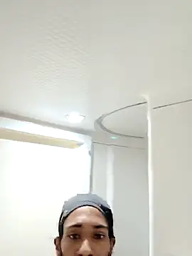 Snapshot of Mikaaa97 chatting on 18, 12, 2025 Mikaaa97 online show from 18, 12, 2025