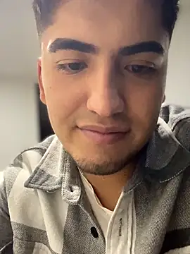 Snapshot of tomy_hot20 chatting on 2, 11, 2025 tomy hot20 online show from 2, 11, 2025