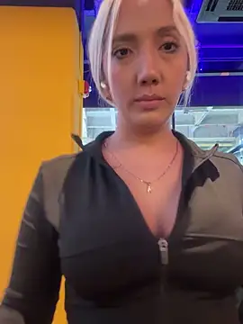 Isa klein online show from 8, 10, 2025