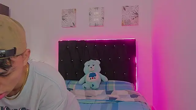 Snapshot of Zacktorres_ chatting on 27, 9, 2025 Zacktorres online show from 27, 9, 2025