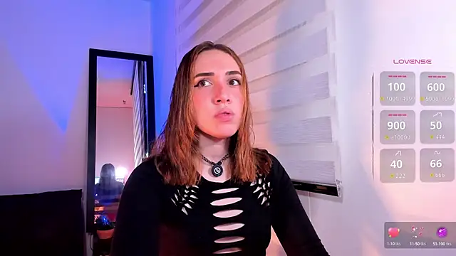 Snapshot of SarahCastillo_ chatting on 23, 9, 2025 SarahCastillo online show from 23, 9, 2025