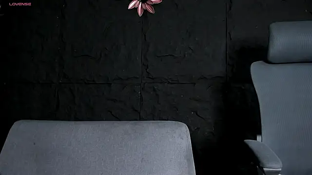 Snapshot of AriadnaRuiz chatting on 10, 10, 2025 AriadnaRuiz online show from 10, 10, 2025