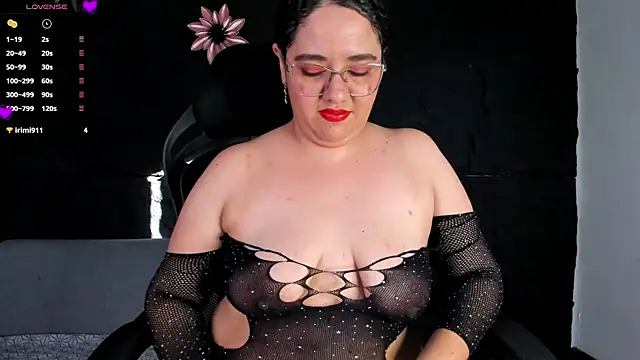 Snapshot of AriadnaRuiz chatting on 17, 10, 2025 AriadnaRuiz online show from 17, 10, 2025