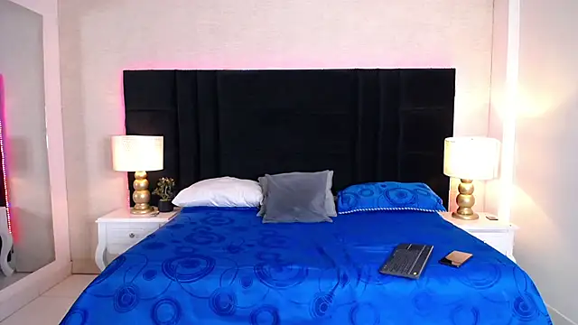 SkylerBigxxx online show from 17, 5, 2026