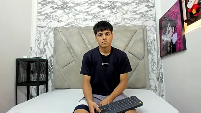 Snapshot of Logan_Jhonson chatting on 20, 9, 2025 Logan Jhonson online show from 20, 9, 2025