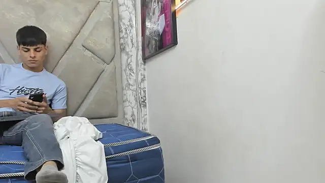 Snapshot of Logan_Jhonson chatting on 19, 10, 2025 Logan Jhonson online show from 19, 10, 2025