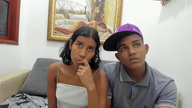 Snapshot of DaphnerANDrogerrr chatting on 20, 9, 2025 DaphnerANDrogerrr online show from 20, 9, 2025