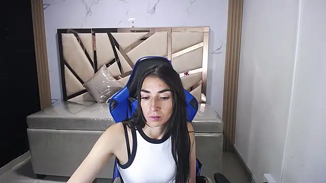 Snapshot of Maily_a_ chatting on 25, 10, 2025 Maily a online show from 25, 10, 2025