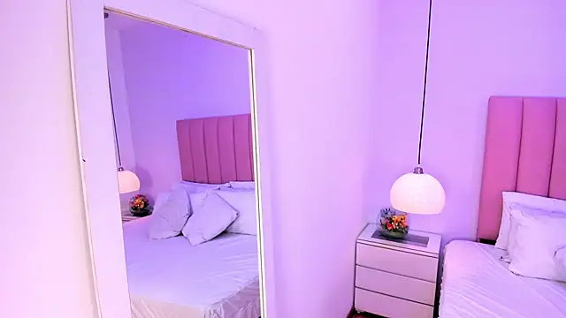 Amy Ferreira online show from 5, 10, 2025