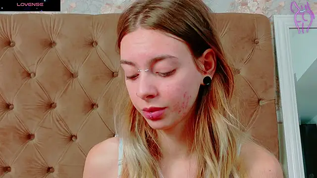 CoraVex online show from 21, 10, 2025