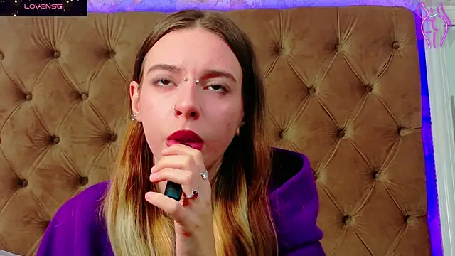 CoraVex online show from 5, 12, 2025