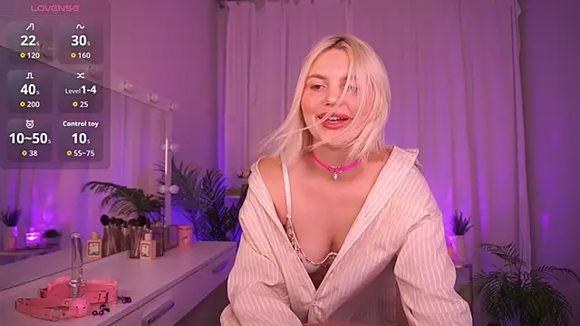 Snapshot of Amelia_Wells chatting on 10, 10, 2025 Amelia Wells online show from 10, 10, 2025