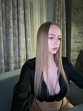 MissOyee online show from 13, 11, 2025