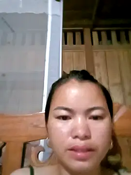 Snapshot of emly-xinh18 chatting on 16, 9, 2025 emly-xinh18 online show from 16, 9, 2025