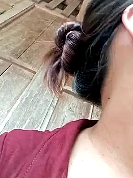 Snapshot of emly-xinh18 chatting on 22, 9, 2025 emly-xinh18 online show from 22, 9, 2025