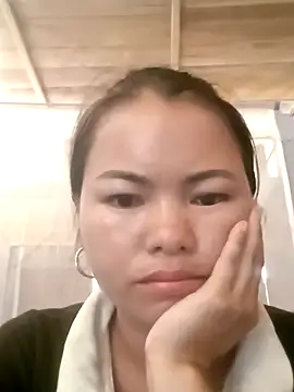 Snapshot of emly-xinh18 chatting on 23, 9, 2025 emly-xinh18 online show from 23, 9, 2025