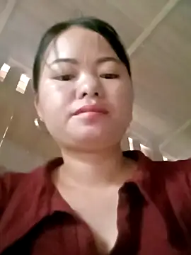 Snapshot of emly-xinh18 chatting on 1, 10, 2025 emly-xinh18 online show from 1, 10, 2025