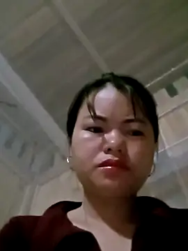 Snapshot of emly-xinh18 chatting on 31, 10, 2025 emly-xinh18 online show from 31, 10, 2025