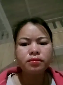 emly-xinh18 online show from 20, 11, 2025