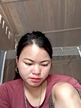 emly-xinh18 online show from 23, 12, 2025