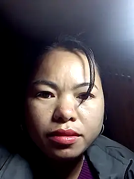 emly-xinh18 online show from 6, 1, 2026