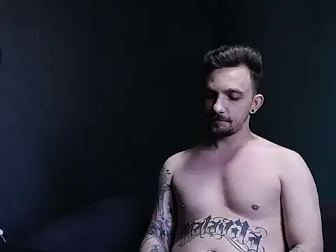 Snapshot of guesswhatbitch chatting on 18, 9, 2025 guesswhatbitch online show from 18, 9, 2025