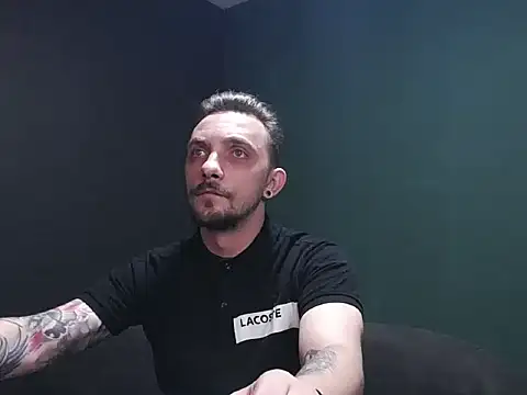 Snapshot of guesswhatbitch chatting on 19, 9, 2025 guesswhatbitch online show from 19, 9, 2025