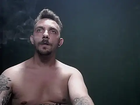 Snapshot of guesswhatbitch chatting on 29, 9, 2025 guesswhatbitch online show from 29, 9, 2025