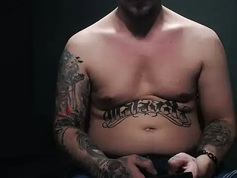 Snapshot of guesswhatbitch chatting on 9, 11, 2025 guesswhatbitch online show from 9, 11, 2025