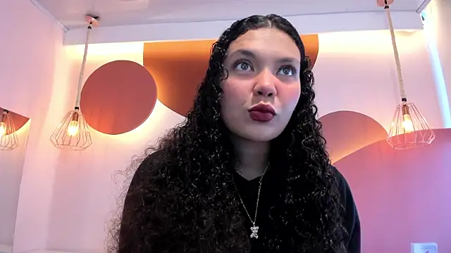 Snapshot of SweetStarr_ chatting on 22, 9, 2025 SweetStarr online show from 22, 9, 2025