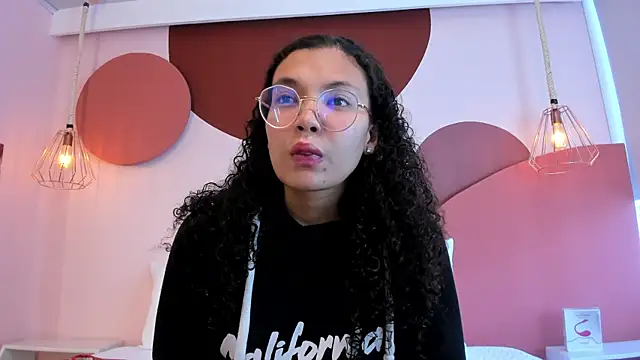 SweetStarr  online show from 25, 9, 2025