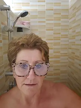 LadyLuxe xx online show from 5, 10, 2025