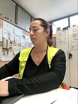 bichota85 online show from 25, 11, 2025