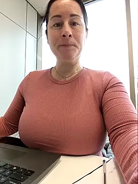 Snapshot of bichota85 chatting on 9, 2, 2026 bichota85 online show from 9, 2, 2026