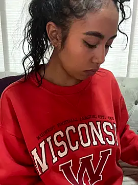 Snapshot of Tatiana_18pink chatting on 18, 10, 2025 Tatiana 18pink online show from 18, 10, 2025