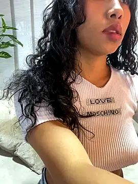 Snapshot of Tatiana_18pink chatting on 10, 11, 2025 Tatiana 18pink online show from 10, 11, 2025