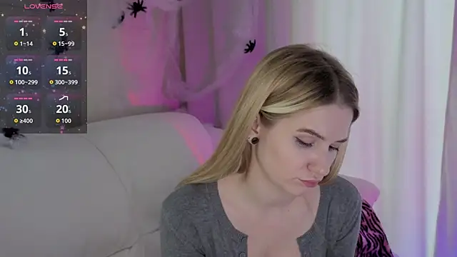 Snapshot of Ange_Lus chatting on 30, 10, 2025 Ange Lus online show from 30, 10, 2025