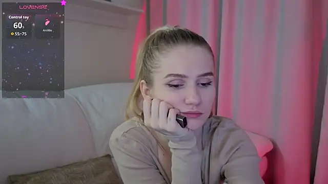 Snapshot of Ange_Lus chatting on 6, 11, 2025 Ange Lus online show from 6, 11, 2025