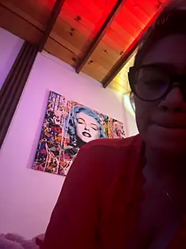 Snapshot of Agatha210 chatting on 12, 10, 2025 Agatha210 online show from 12, 10, 2025