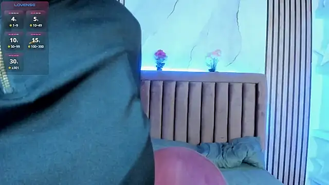 Snapshot of LunaWiill_ chatting on 13, 10, 2025 LunaWiill online show from 13, 10, 2025