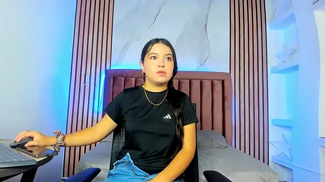 Snapshot of LunaWiill_ chatting on 16, 10, 2025 LunaWiill online show from 16, 10, 2025