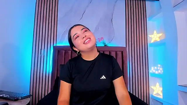 Snapshot of LunaWiill_ chatting on 21, 10, 2025 LunaWiill online show from 21, 10, 2025