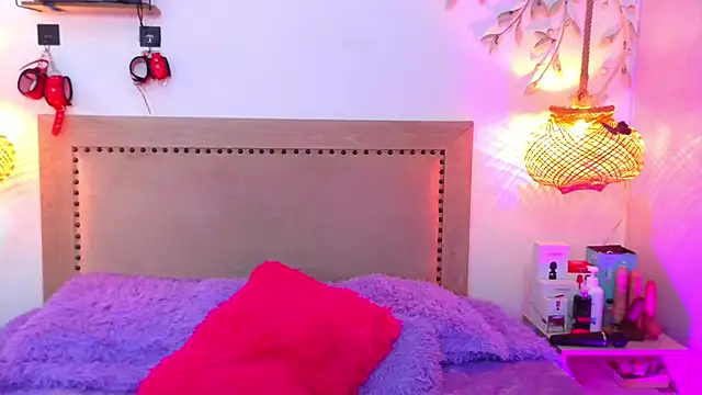 Snapshot of Daphnee-x chatting on 19, 9, 2025 Daphnee-x online show from 19, 9, 2025