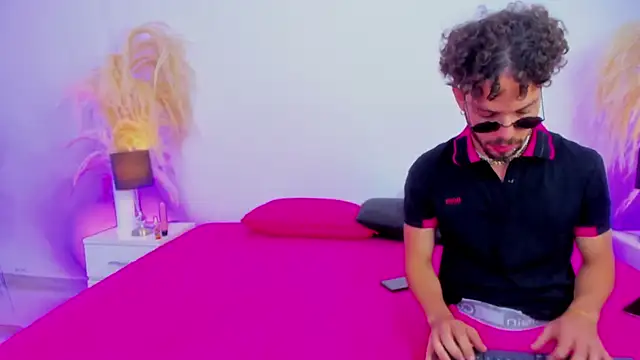 Violet and Paul online show from 5, 10, 2025