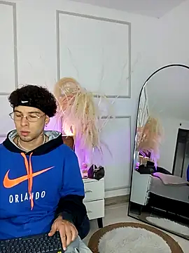 Violet and Paul online show from 23, 10, 2025