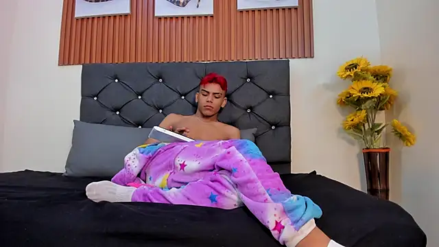 Snapshot of enzo_carter chatting on 25, 9, 2025 enzo carter online show from 25, 9, 2025